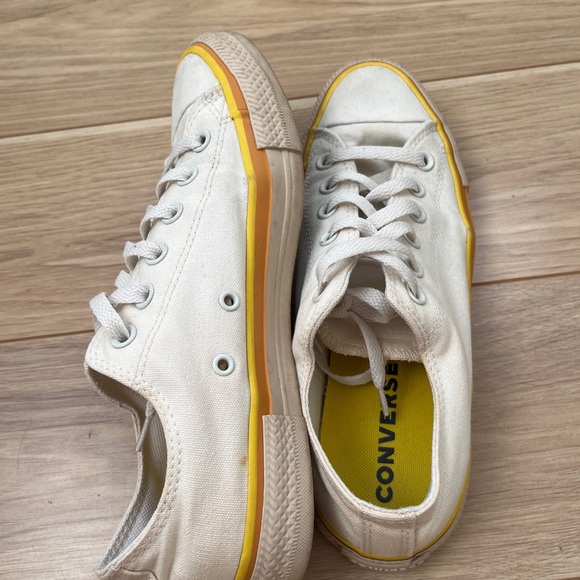 Limited Edition Converse White Canvas Sneakers with Yellow Stripe - Picture 2 of 6